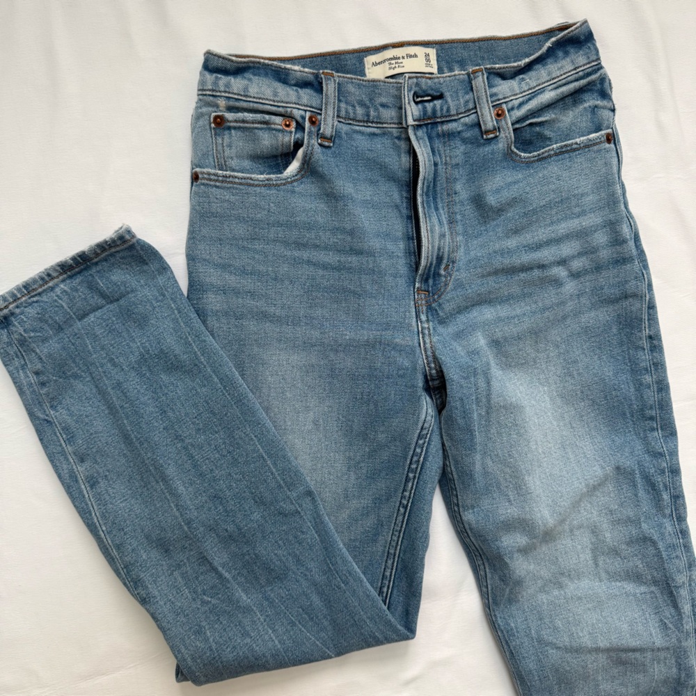 Abercrombie Mom Jeans Size 24